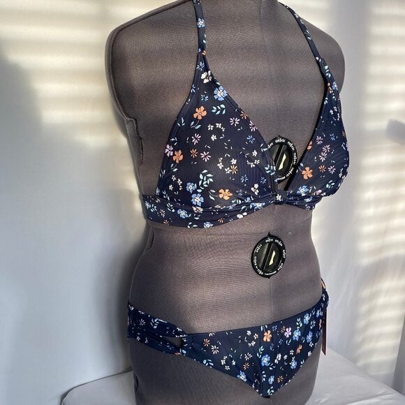 Xhilaration Floral Bathing Suit - Picture 4 of 14